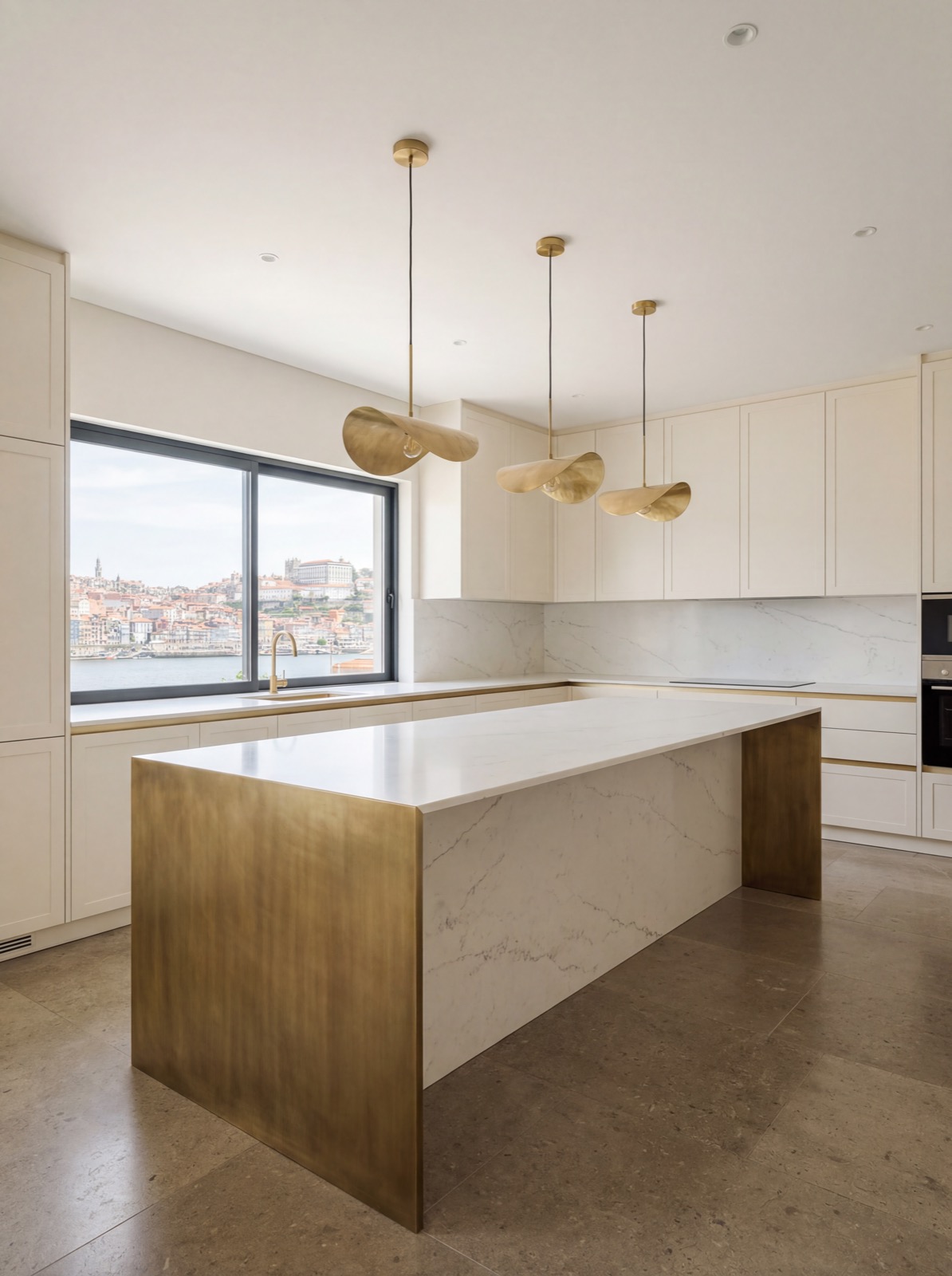 Remodelação de cozinha com ilha em quartzite em Vila Nova de Gaia