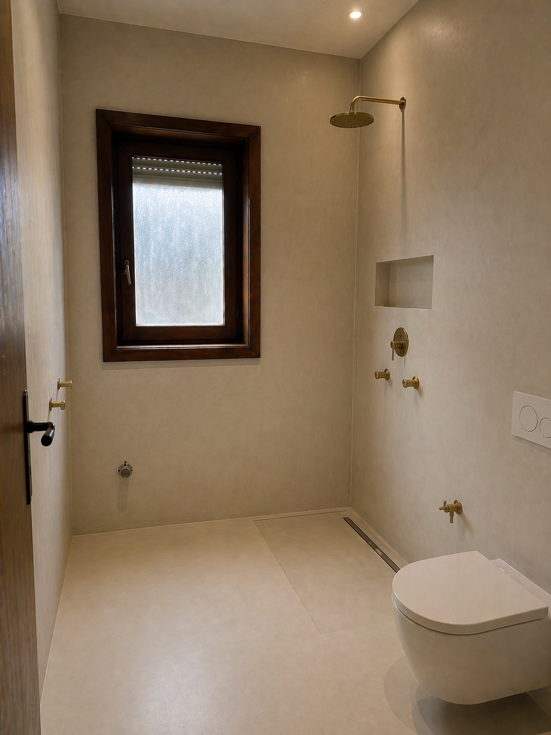 Remodelação casa de banho Porto durante obra — instalação duche walk-in vidro